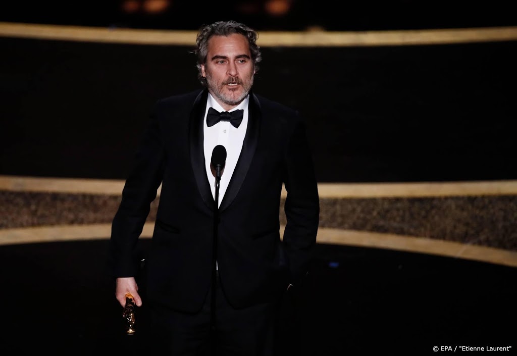 Parasite domineert Oscars, Phoenix en Pitt winnen acteursprijzen