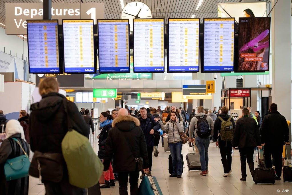 Maandag 220 vluchten Schiphol geschrapt om storm
