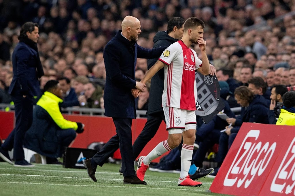 Ajax twee maanden zonder Veltman na operatie