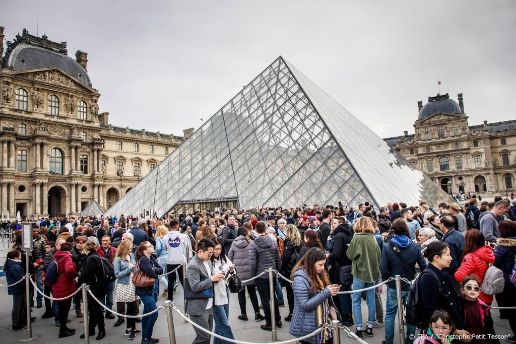 Louvre gooit de deuren 's nachts open voor Leonardo