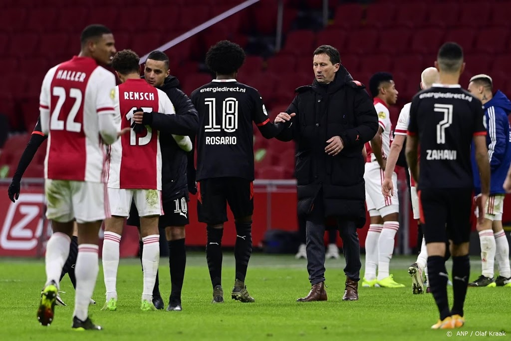 Trainer Schmidt: te veel spelers van PSV niet in vorm