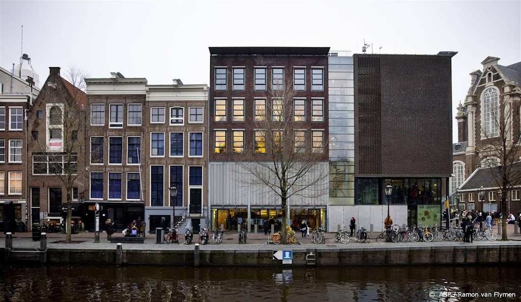 Politie onderzoekt projectie op Anne Frank Huis 
