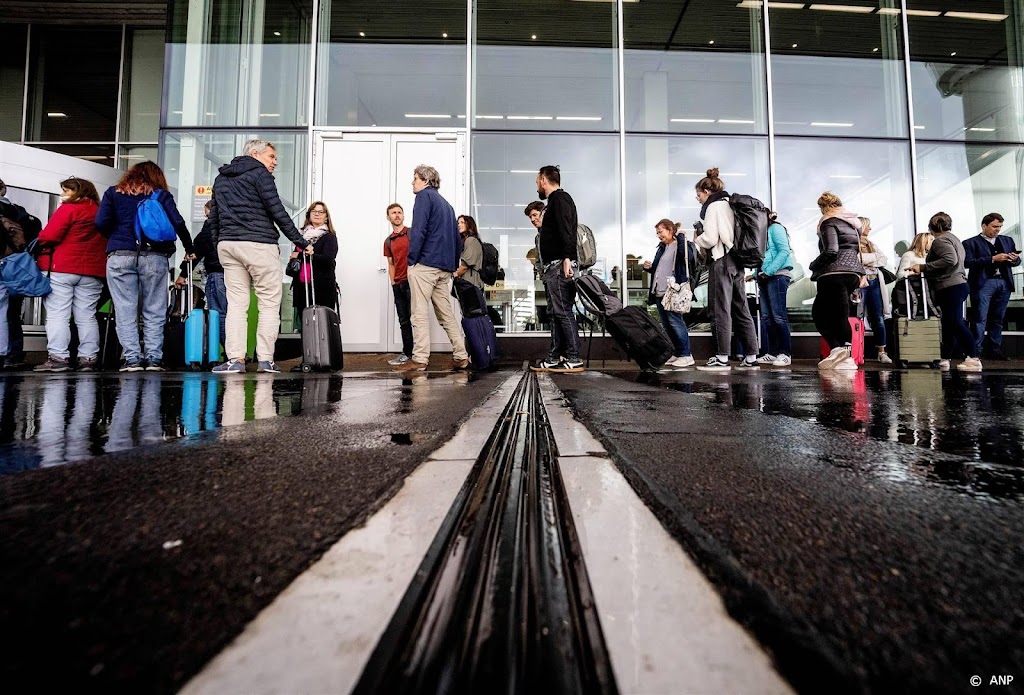 Afhandelaars Schiphol: meivakantie gedeelde verantwoordelijkheid