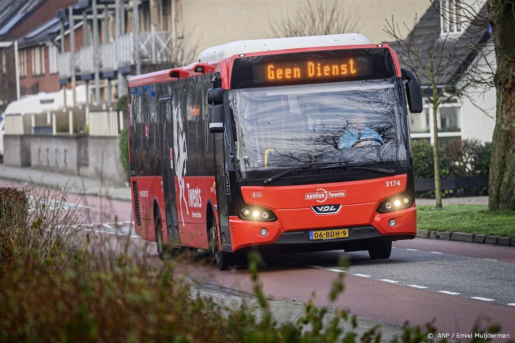 Vakbonden dreigen opnieuw met stakingen in streekvervoer