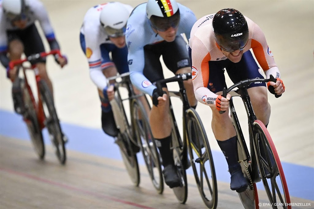 Baanwielrenner Eefting pakt zilver op scratch bij EK
