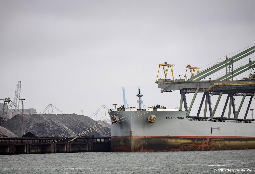 Bonden vegen onderhandelingsakkoord met werkgever haven van tafel