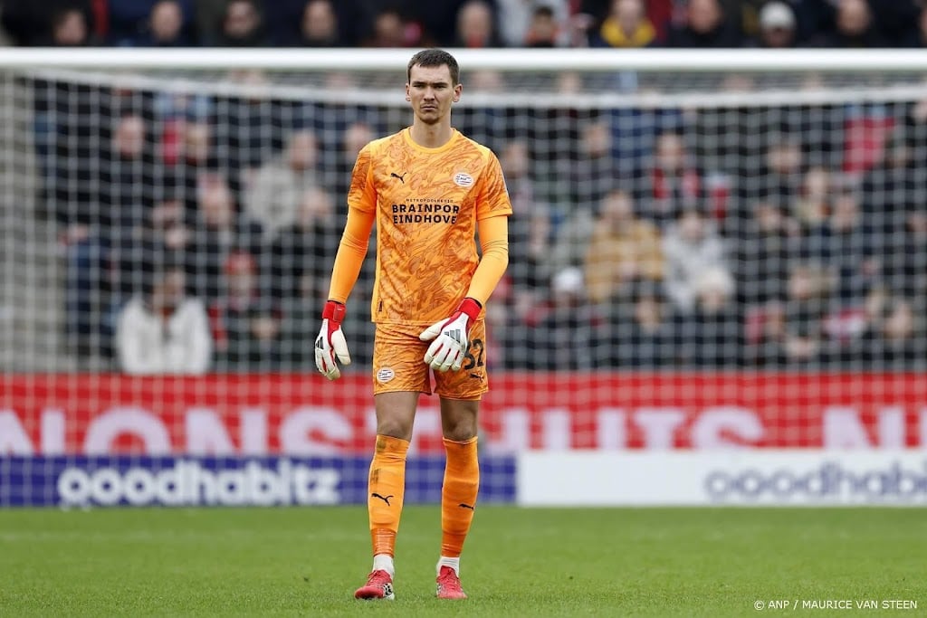 PSV voorlopig zonder doelmannen Kovar en Olij