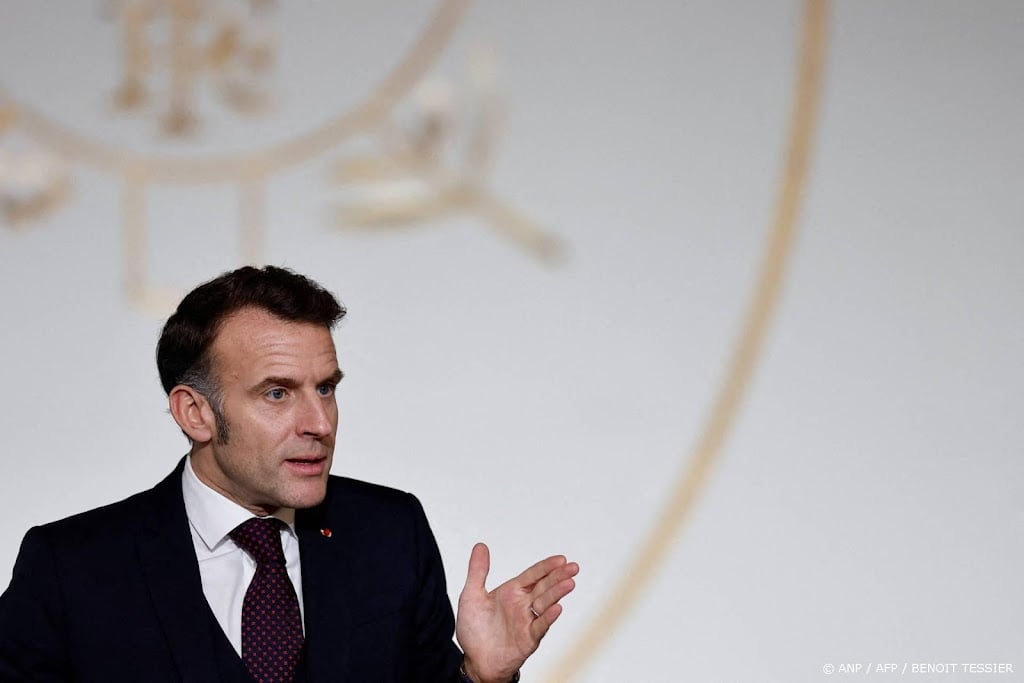 Macron wil met Europese partners dialoog met Poetin hervatten