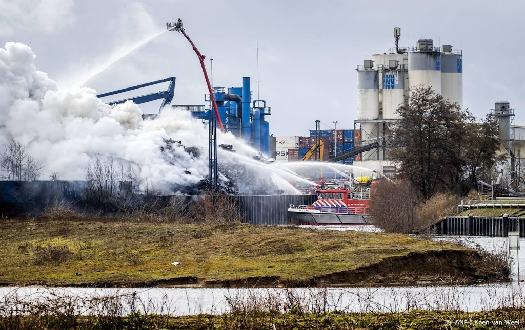 Brand bij schrootverwerker in Den Bosch pas na het weekend uit