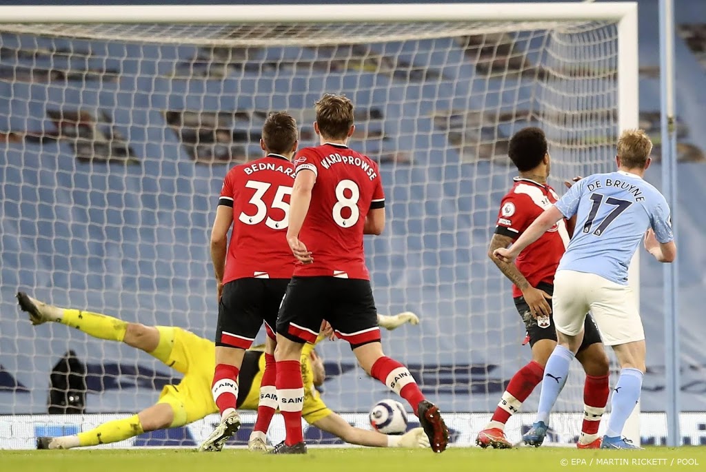Manchester City herstelt zich met doelpuntenfestival