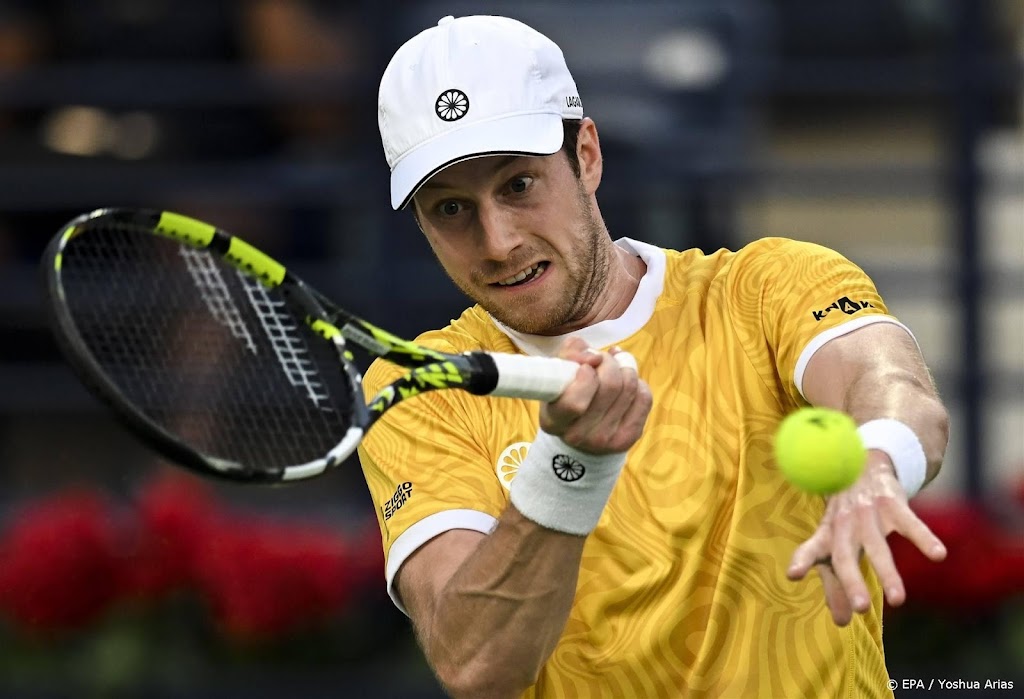 Tennisser Van de Zandschulp geeft op met blessure in Indian Wells