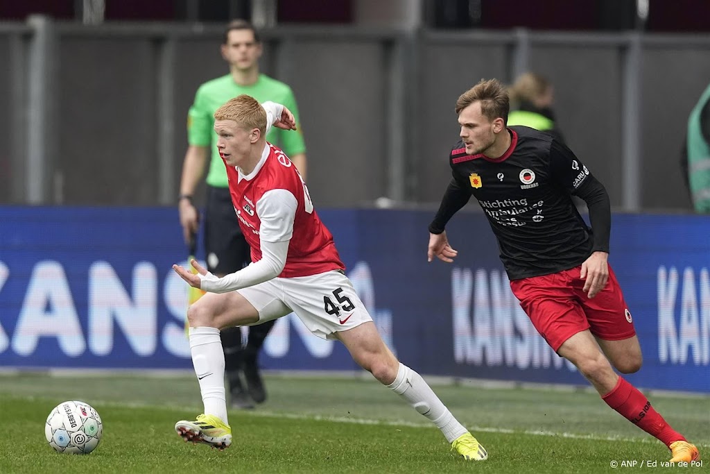 AZ stevig op vierde plek na simpele zege op Excelsior 