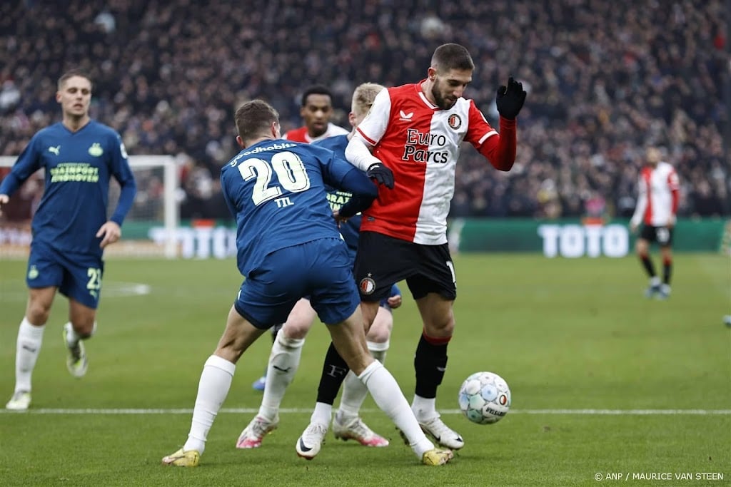 Feyenoord begint met Ivanusec aan thuisduel met Heracles Almelo 