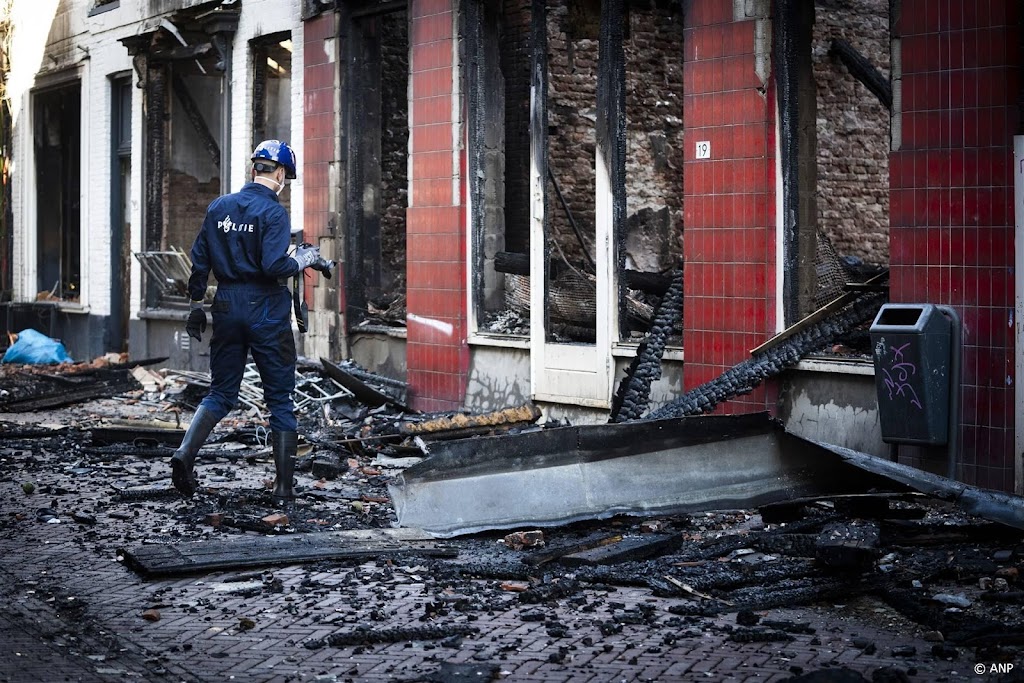 Onderzoek gestart naar oorzaak brand in panden Arnhem