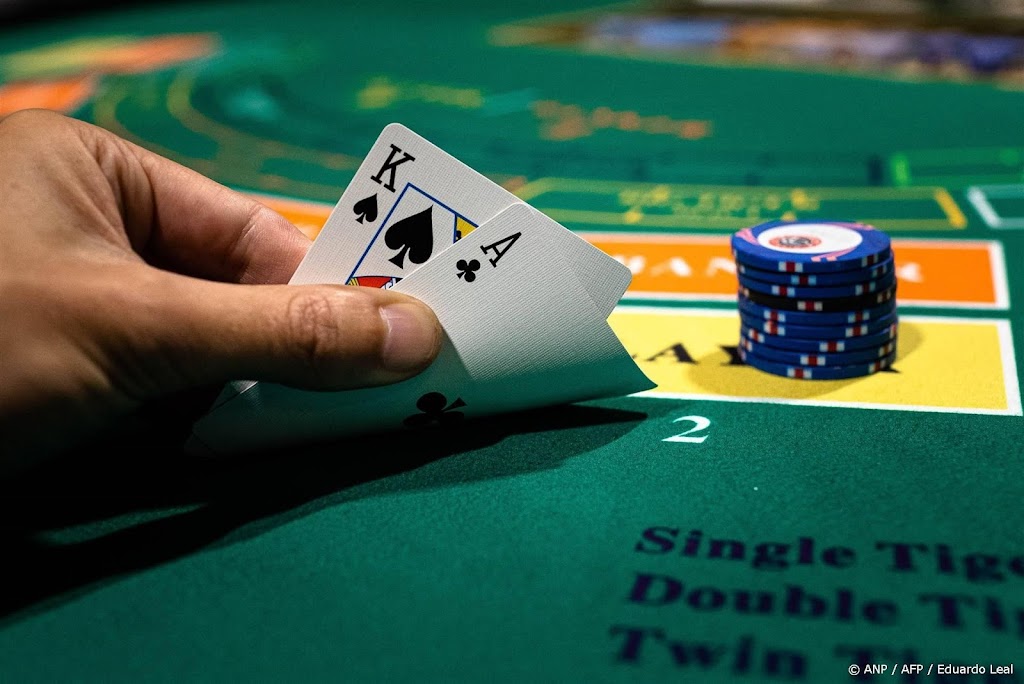 Grote hoeveelheden geld gevonden bij illegale pokertoernooien