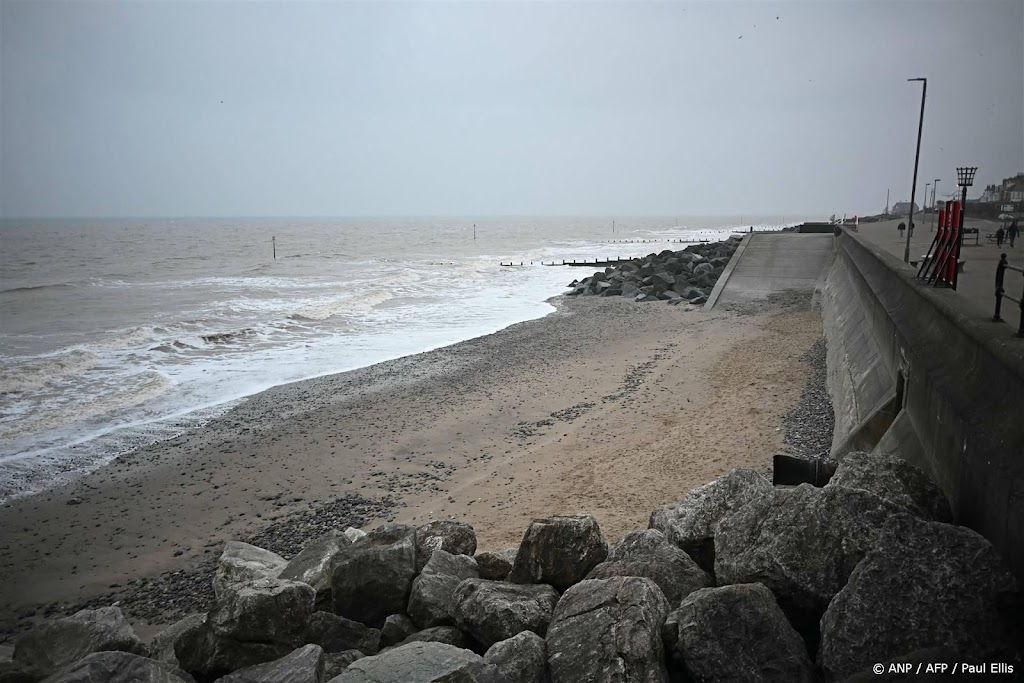 Één bemanningslid van vrachtschip dat botste op Noordzee vermist