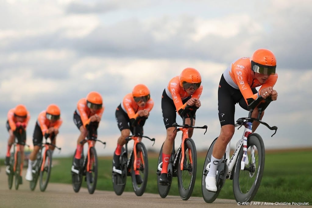 Ineos wint ploegentijdrit Parijs-Nice, Ayuso nieuwe leider