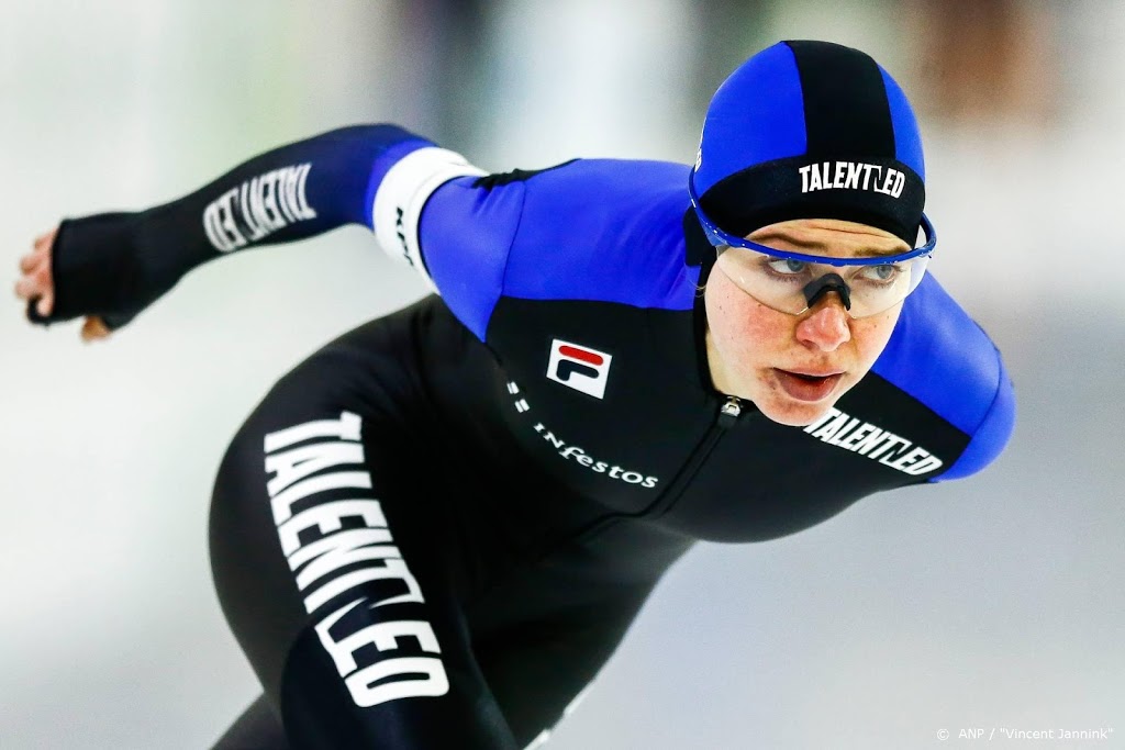 Schaatsster Esmee Visser tekent bij schaatsteam IKO