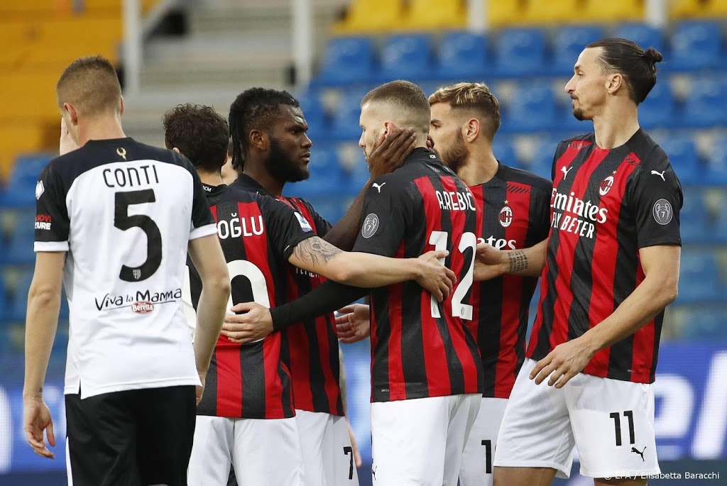 AC Milan houdt na rood Ibrahimovic stand bij Parma en wint 