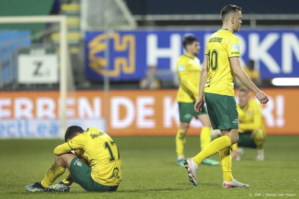 Spelers Fortuna boos op arbiter Kooij na strafschoppen en rood