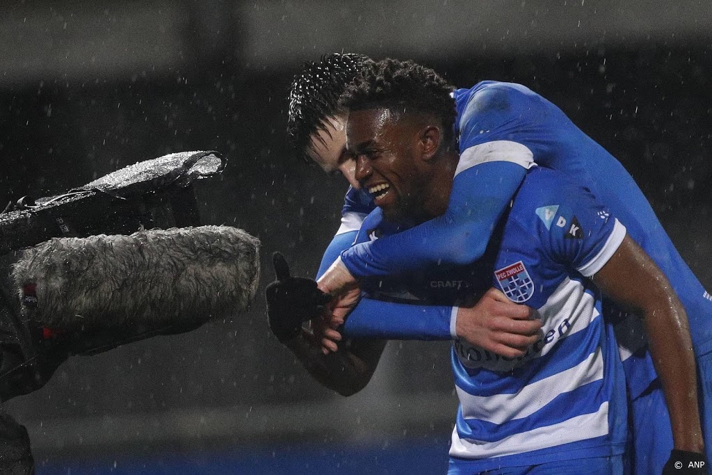 PEC Zwolle wint nipt van FC Twente dankzij doelpunt Misidjan