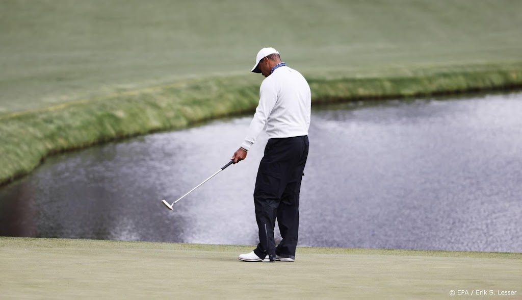 Golfer Woods zakt ver weg op derde dag Masters