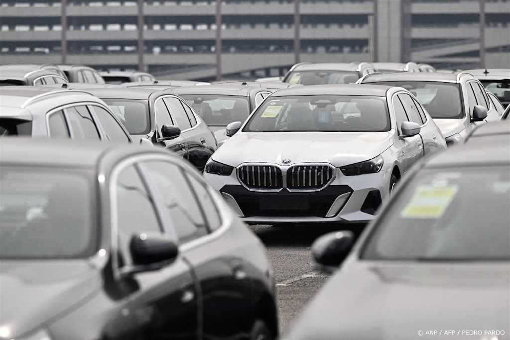 Chinese verkopen BMW gekelderd, elektrische auto's in opmars