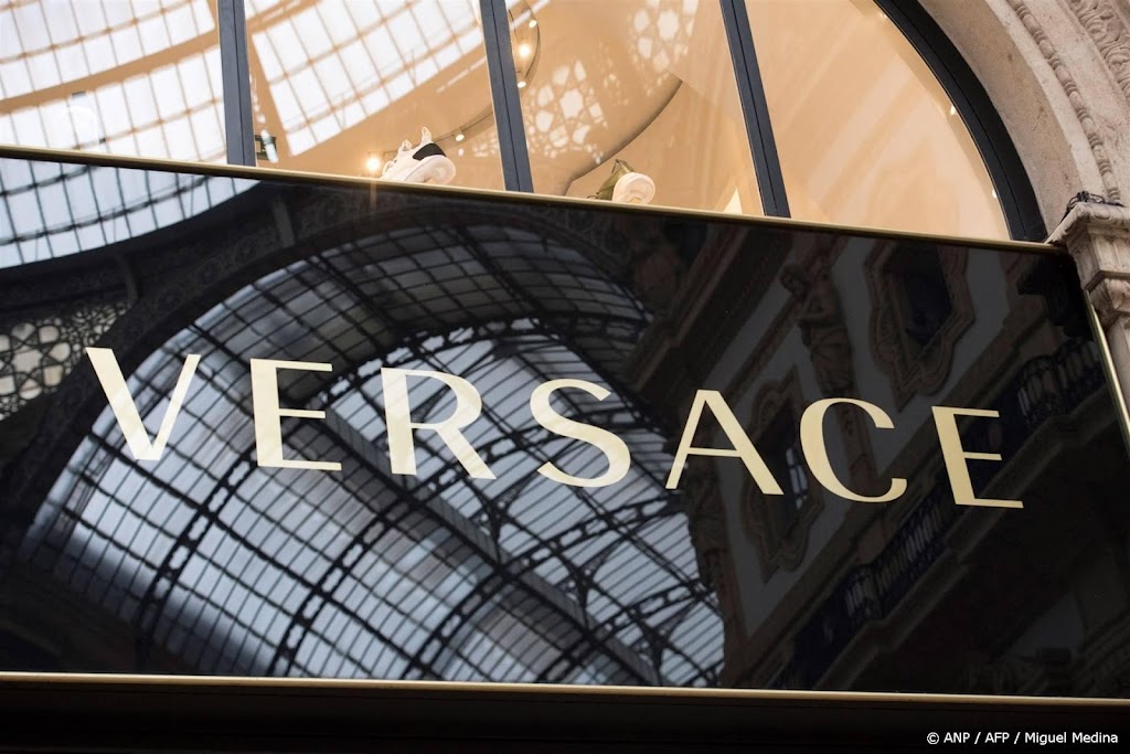 Modehuis Prada koopt rivaal Versace voor bijna 1,3 miljard euro