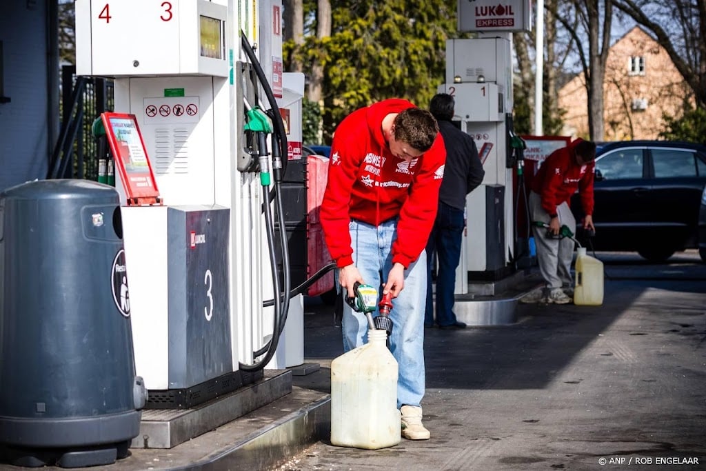 Bouwmarkten zien flinke stijging in verkoop jerrycans