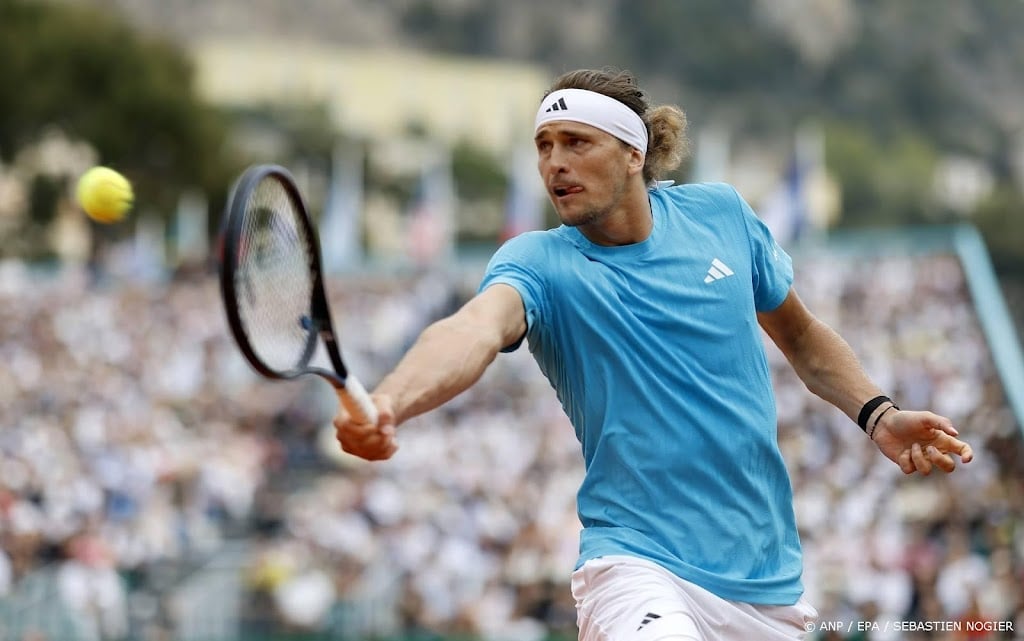 Tennisser Zverev in drie sets naar halve finales Monte Carlo