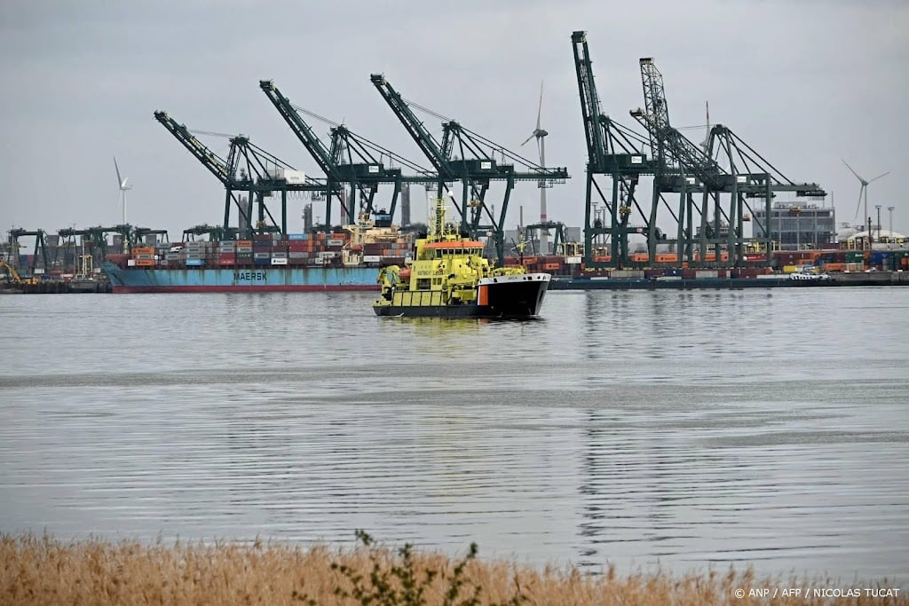 Schelde weer open voor scheepvaart na olielek Antwerpen