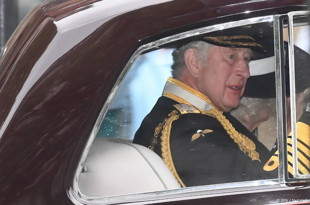 Prins Charles spreekt troonrede uit namens koningin Elizabeth