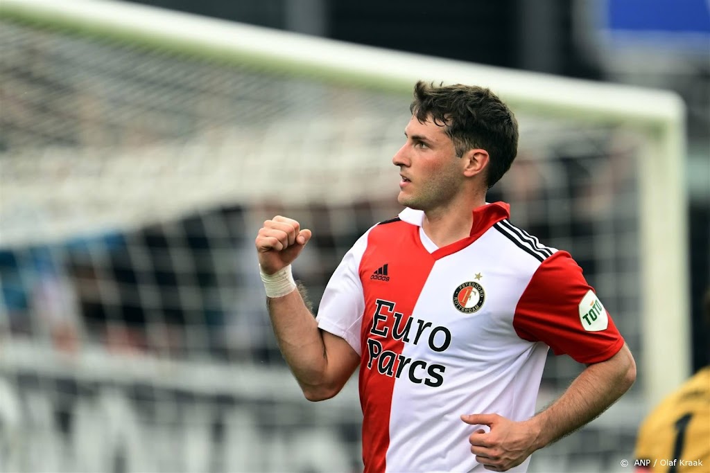 Spits Giménez mist twee Europese duels Feyenoord door schorsing