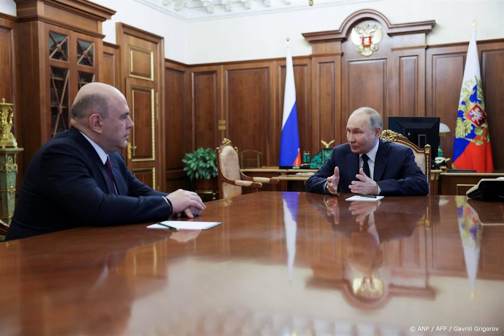 Poetin kiest voor stabiliteit en houdt Misjoestin aan als premier