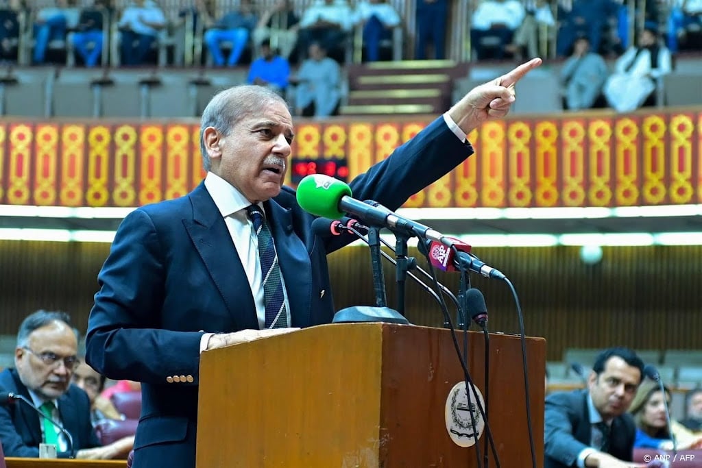 Premier Pakistan vergadert met leden nucleaire raad