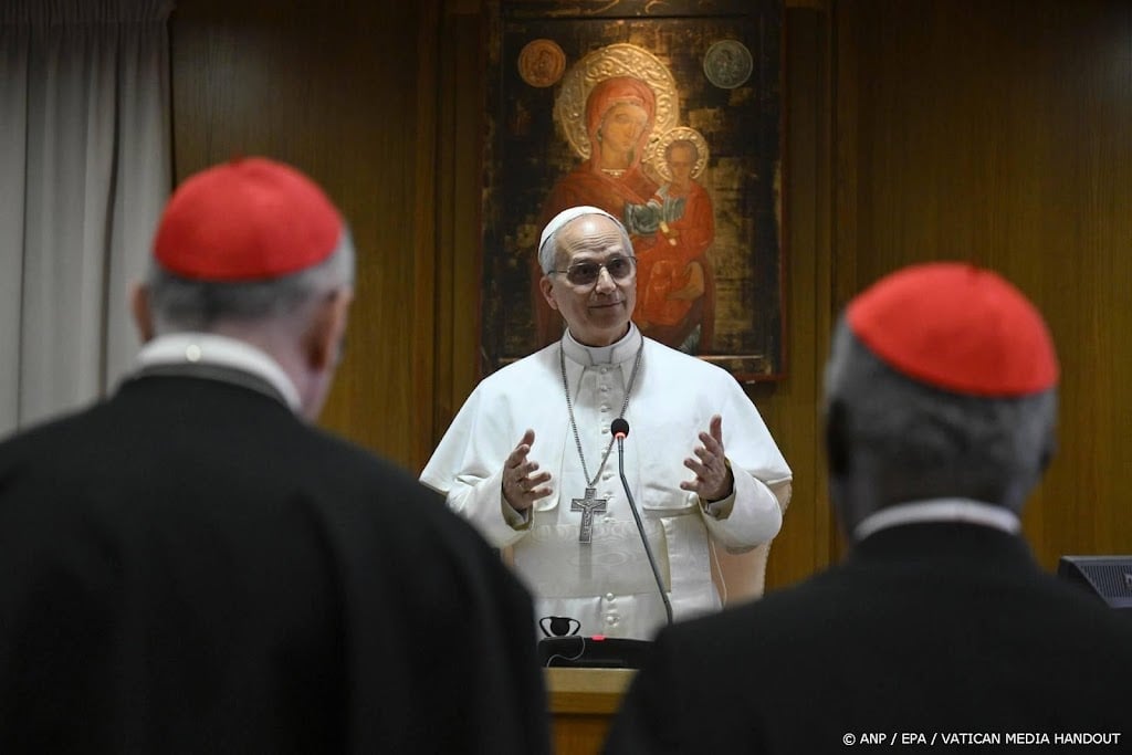 Paus wil lijn Franciscus doorzetten en verklaart keuze naam Leo