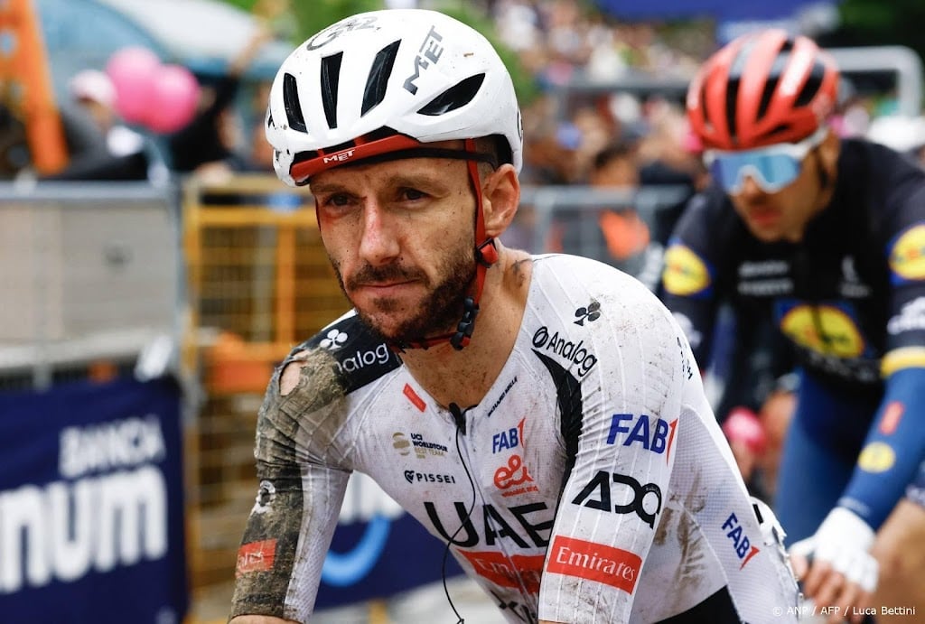 Wielerploeg UAE Emirates verliest ook Yates in Giro na valpartij