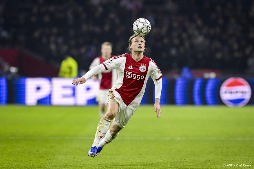 Ajax begint met Dolberg en Gloukh tegen FC Utrecht 