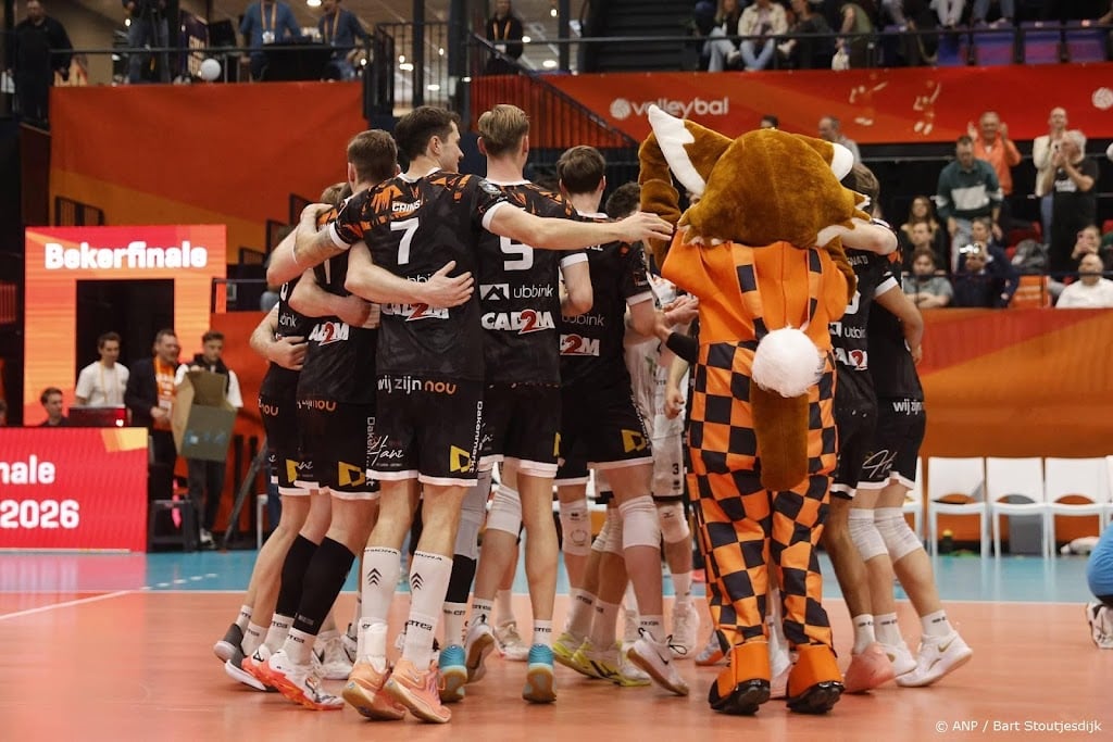 Volleyballers Orion Stars landskampioen na derde zege op Lycurgus