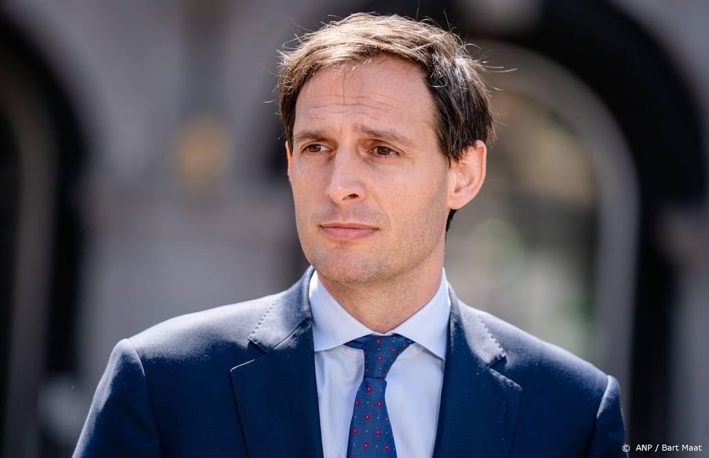 Hoekstra: sparen tot een ton moet kunnen zonder negatieve rente