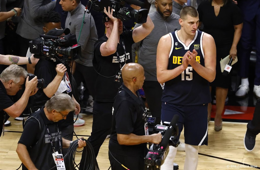 Basketballers Denver Nuggets op één zege van eerste NBA-titel