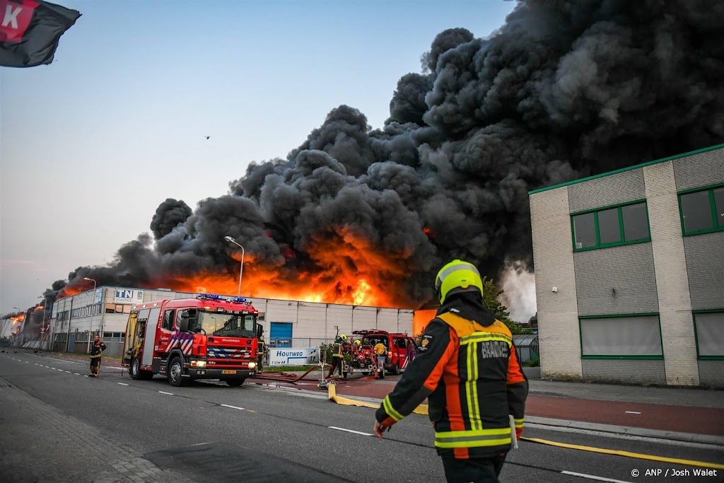 Verschillende sloten in Ter Aar afgesloten vanwege brand