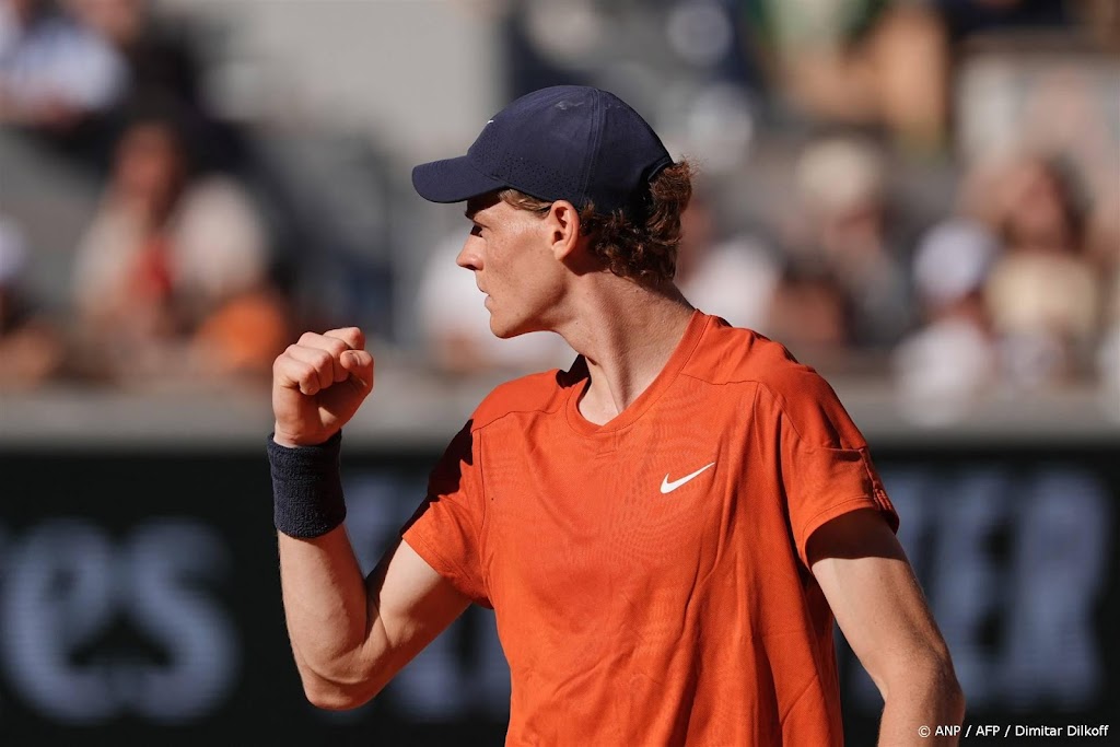 Tennisser Sinner officieel nummer 1, Alcaraz passeert Djokovic