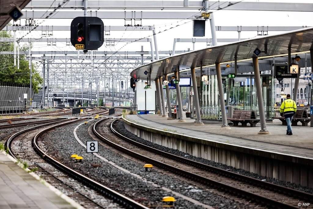 Meeste treinen rijden weer na blikseminslag