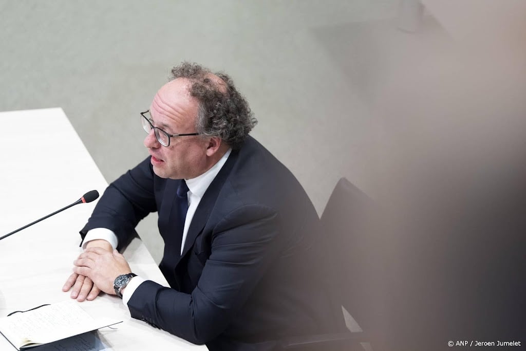 Koolmees kreeg buikpijn van de invoering van de avondklok