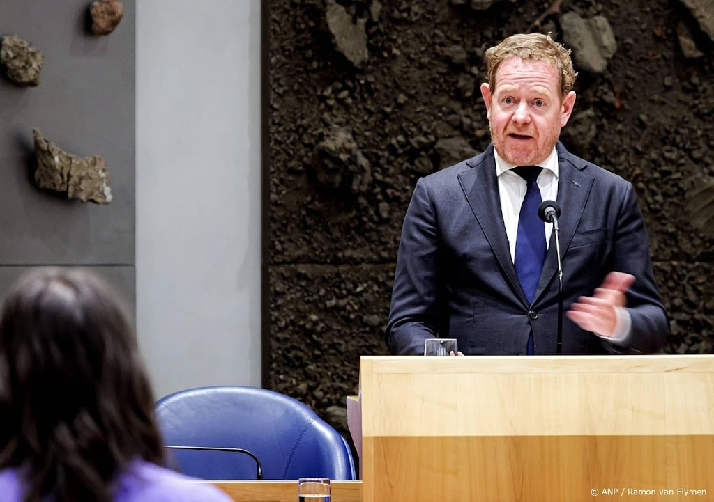 Organisaties kritisch op plan pepperspray Van Weel