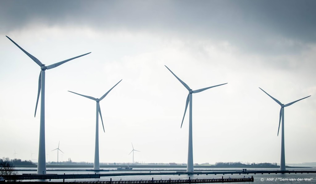 Raad Utrecht stemt voor omstreden windmolens in groene polders