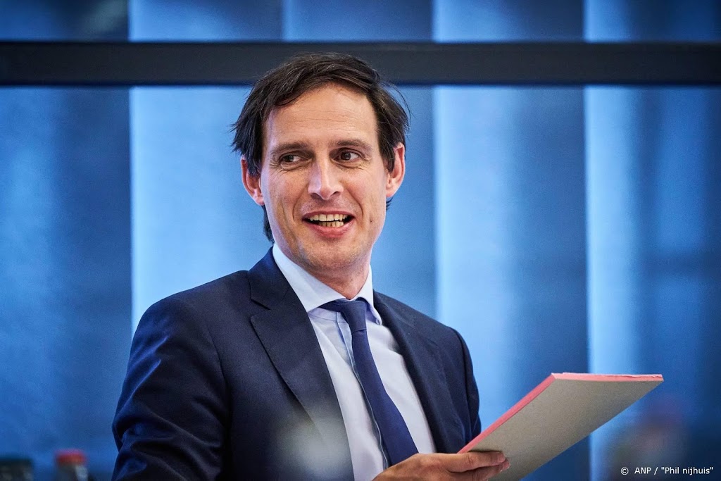 Advies aan politieke partijen: voorlopig niet bezuinigen
