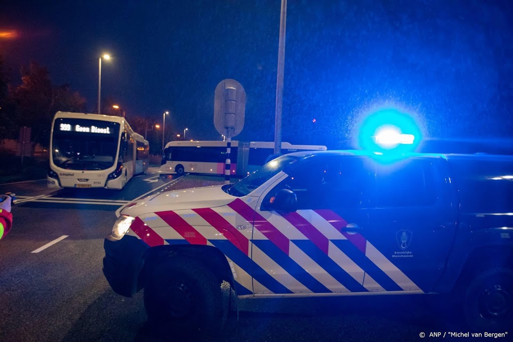 Marechaussee bij toegangswegen Schiphol om protest te beëindigen