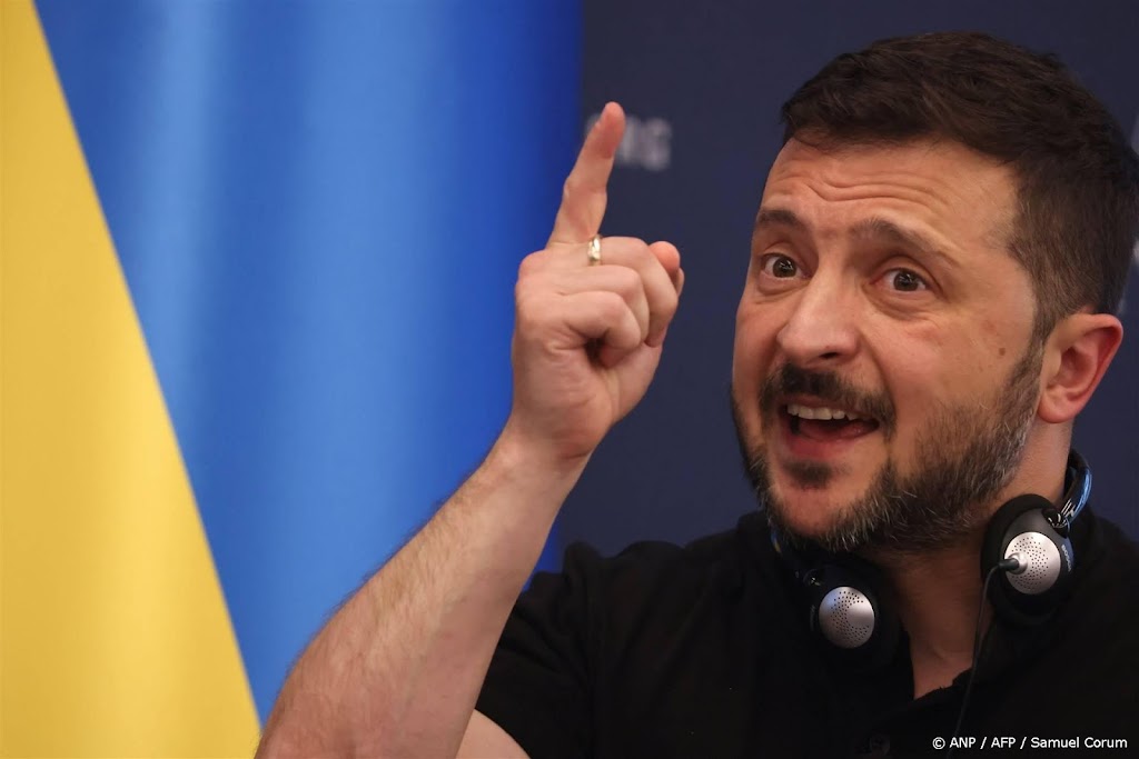 Zelensky noemt op NAVO-top nog hoger dodental aanvallen Rusland